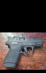 SMITH & WESSON M&P 9 SHIELD PLUS 9MM LUGER (9x19 PARA) - 1 of 3