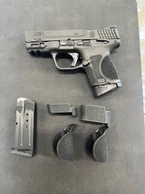 SMITH & WESSON M&P 9 9MM LUGER (9x19 PARA) - 1 of 3