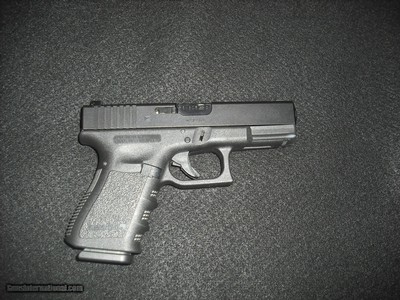 GLOCK 23 .40 S&W