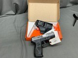 TAURUS G2C .40 S&W - 1 of 2