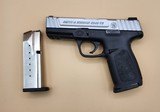 SMITH & WESSON SD40 VE .40 S&W - 1 of 3