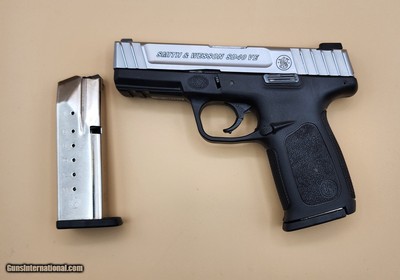 SMITH & WESSON SD40 VE .40 S&W