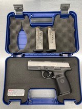 SMITH & WESSON SW40VE .40 S&W - 1 of 3
