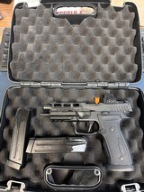 Sig Sauer P320 AXG PRO 9MM LUGER (9X19 PARA) - 1 of 2