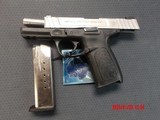 SMITH & WESSON SD40 VE .40 S&W - 3 of 3