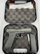 GLOCK G21 SF .45 ACP - 1 of 3