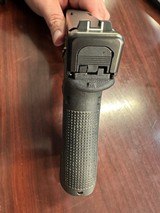 GLOCK G22 GEN 5 .40 CALIBER - 3 of 3