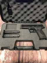 SMITH & WESSON M&P 40 .40 S&W - 1 of 3