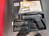 RUGER SR9 9MM LUGER (9x19 PARA) - 1 of 3
