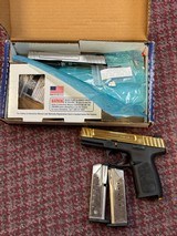 SMITH & WESSON SD40 VE .40 S&W - 3 of 3