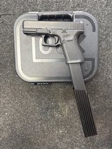 GLOCK 19 Gen 5 with 57 ROUND EXTENDED MAGAZINE
9MM LUGER (9x19 PARA) - 1 of 3