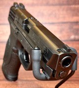SMITH & WESSON M&P 40 .40 S&W - 3 of 3