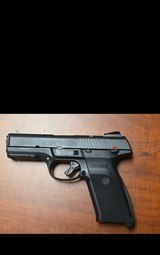 RUGER SR40 STANDARD .40 S&W - 1 of 3