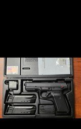 RUGER SR40 STANDARD .40 S&W - 3 of 3