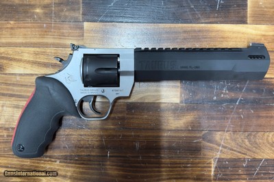 TAURUS Raging Hunter .44 MAGNUM