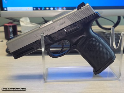 SMITH & WESSON sw9ve 9MM LUGER (9x19 PARA)