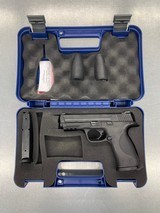 SMITH & WESSON M&P 40 .40 S&W - 1 of 3