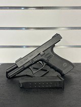 GLOCK G22
GEN 4 .40 S&W - 2 of 3