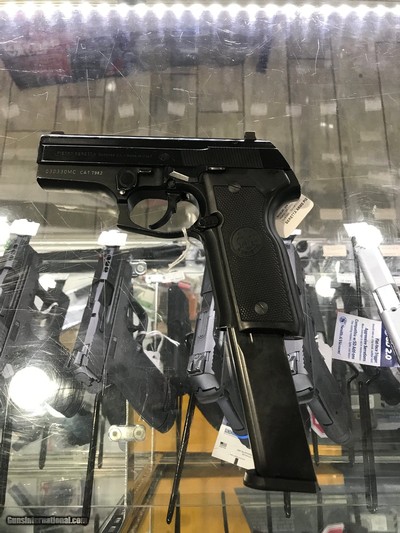 BERETTA 8040 Cougar
.40 S&W