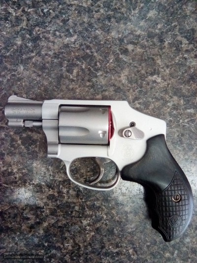 SMITH & WESSON 642-2 .38 S&W