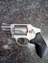 SMITH & WESSON 642-2 .38 S&W - 1 of 2