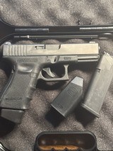GLOCK G19 GEN 4 9MM LUGER (9x19 PARA) - 1 of 3