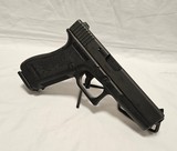 GLOCK 22 gen 2 .40 S&W - 1 of 3