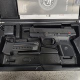 RUGER SR9C COMPACT 9MM LUGER (9X19 PARA) - 1 of 2