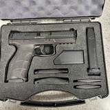 HECKLER & KOCH VP40 .40 S&W - 1 of 3