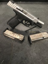 SMITH & WESSON SD40 VE .40 S&W - 1 of 3
