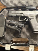 GLOCK G17 GEN 5 9MM LUGER (9X19 PARA) - 2 of 3