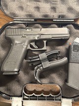 GLOCK G17 GEN 5 9MM LUGER (9X19 PARA) - 1 of 3