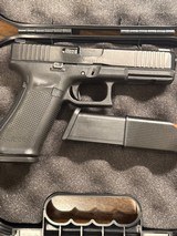 GLOCK G17 GEN5 9MM LUGER (9X19 PARA) - 1 of 3