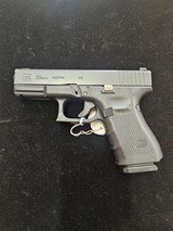 GLOCK 23 gen 4 .40 S&W - 1 of 3