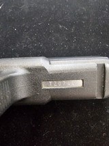 GLOCK 23 gen 4 .40 S&W - 3 of 3