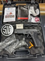 SIG SAUER P226 .40 S&W - 3 of 3