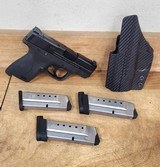 SMITH & WESSON M&P 40 SHIELD M2.0 .40 S&W - 2 of 3