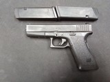 GLOCK G22 .40 S&W - 2 of 3