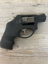 RUGER LCR .38 SPL +P - 2 of 3