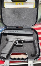 GLOCK G17 GEN 4 9MM LUGER (9X19 PARA) - 1 of 3