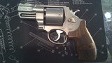 SMITH & WESSON 627-5 .357 MAG - 1 of 3