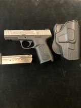 SMITH & WESSON SD9VE 9MM LUGER (9x19 PARA) - 1 of 3