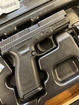 SPRINGFIELD ARMORY XD .40 S&W - 2 of 3