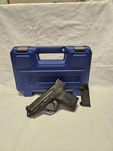 SMITH & WESSON m&p 40c .40 S&W - 2 of 3