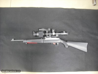 RUGER 10/22
.22 LR