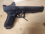 GLOCK G17L GEN 5 MOS 9MM LUGER (9X19 PARA) - 1 of 3