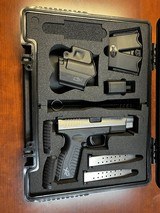 SPRINGFIELD ARMORY XDM .40 .40 S&W - 1 of 3