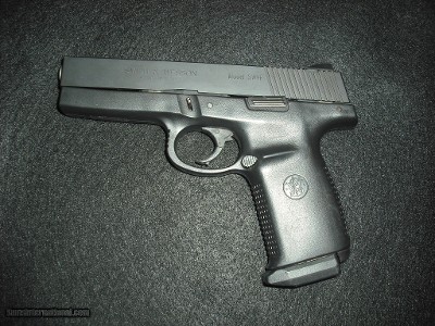 SMITH & WESSON SW9F 9MM LUGER (9x19 PARA)