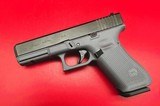 GLOCK 17 GEN 5 Gray Frame 9MM LUGER (9x19 PARA) - 2 of 3