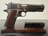 COLT 1911 GOVERNMENT
.45 ACP - 2 of 3